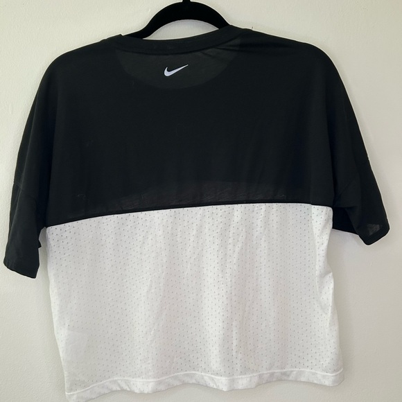 Nike Dri Fit Just Do It Workout Top size Medium - Picture 6 of 7